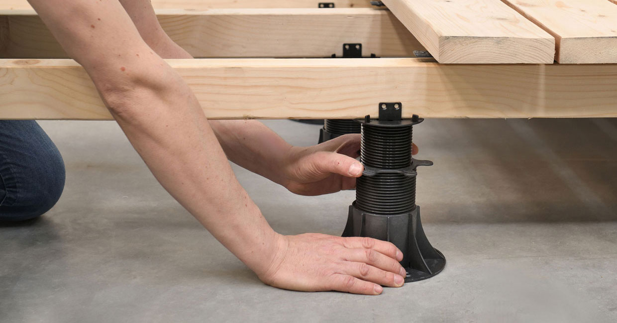 Adjustable Terrace Pedestals – Clever Lever | DD Group